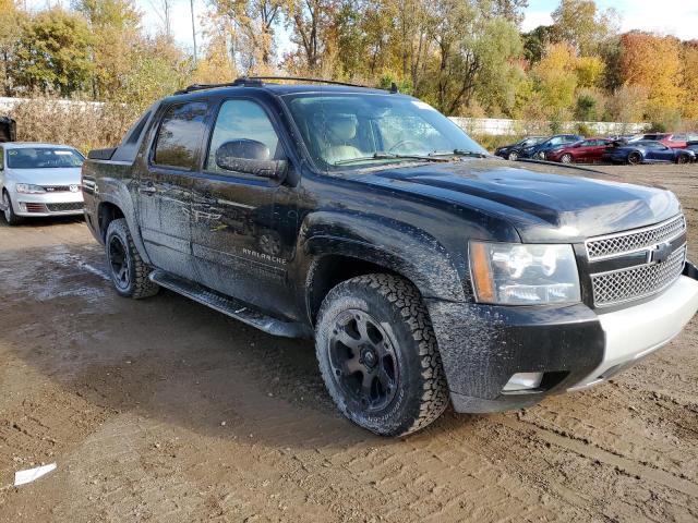 3GNTKFE33BG147299 - 2011 CHEVROLET AVALANCHE LT BLACK photo 4