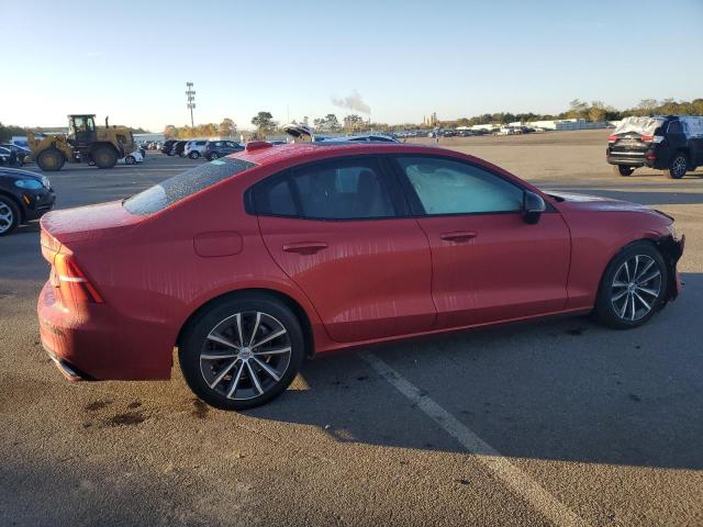 7JR102TZ0MG123239 - 2021 VOLVO S60 T5 MOMENTUM RED photo 3