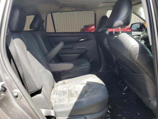 5TDGZRAH9MS532413 - 2021 TOYOTA HIGHLANDER XLE GRAY photo 11