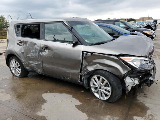 KNDJP3A59K7664240 - 2019 KIA SOUL + GRAY photo 4