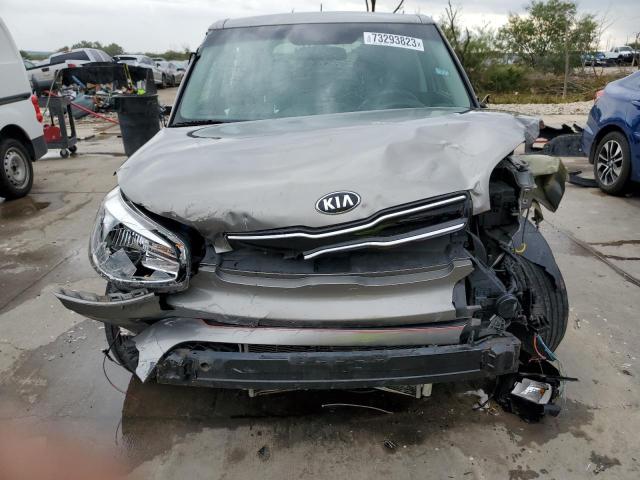 KNDJP3A59K7664240 - 2019 KIA SOUL + GRAY photo 5