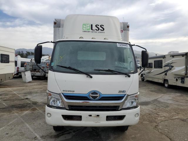 JHHSPM2H8FK001549 - 2015 HINO 195 WHITE photo 5