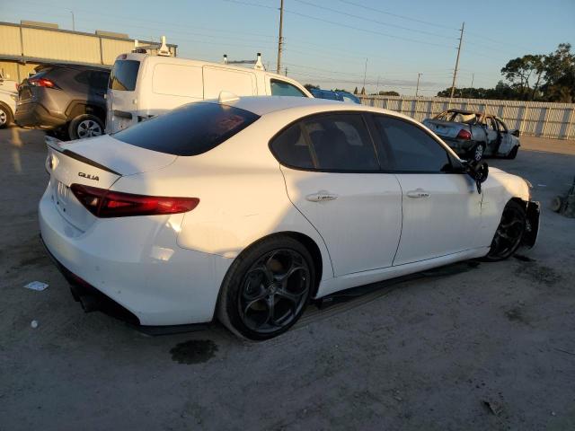 ZARFAMAN1K7607193 - 2019 ALFA ROMEO GIULIA WHITE photo 3