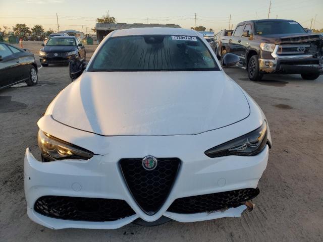 ZARFAMAN1K7607193 - 2019 ALFA ROMEO GIULIA WHITE photo 5