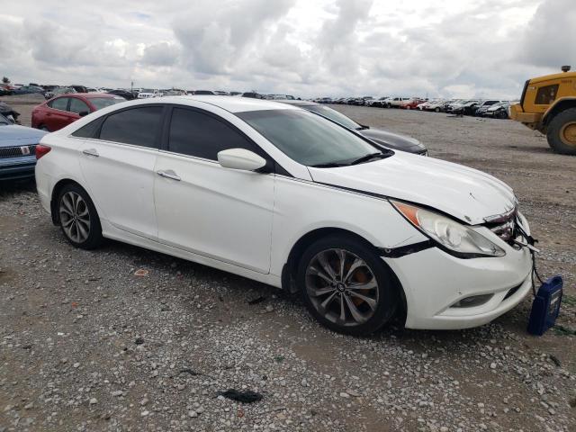 5NPEC4AB2DH776773 - 2013 HYUNDAI SONATA SE WHITE photo 4