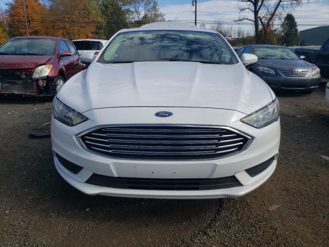 3FA6P0HD8JR148272 - 2018 FORD FUSION SE WHITE photo 5