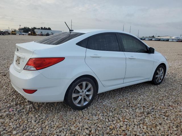 KMHCU4AE8CU095984 - 2012 HYUNDAI ACCENT GLS WHITE photo 3