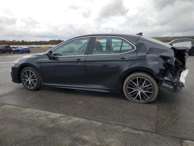 4T1T11BK4PU098799 - 2023 TOYOTA CAMRY SE NIGHT SHADE BLACK photo 2