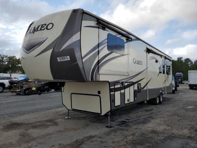 4V0FC3727HR007129 - 2017 CROS 5TH WHEEL BEIGE photo 2