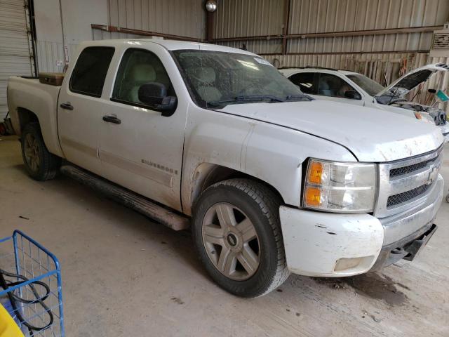 2GCEC13JX71673917 - 2007 CHEVROLET SILVERADO C1500 CREW CAB WHITE photo 4