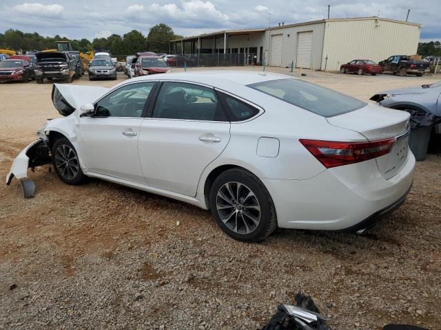 4T1BK1EB7JU282422 - 2018 TOYOTA AVALON XLE WHITE photo 2