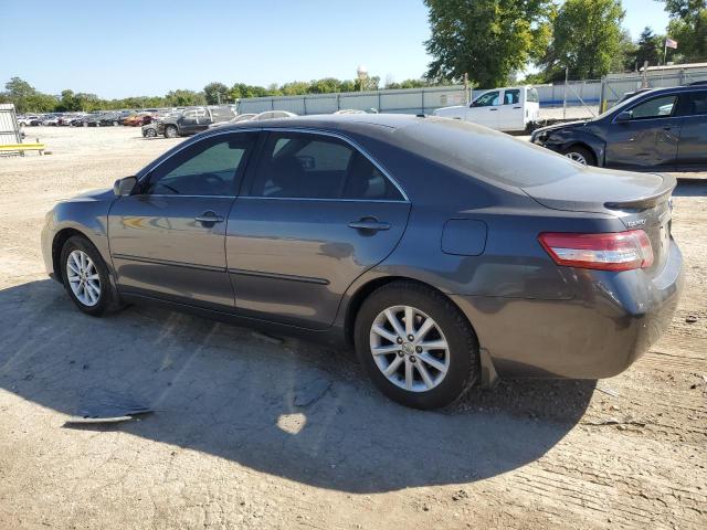 4T4BF3EK5BR161167 - 2011 TOYOTA CAMRY BASE GRAY photo 2