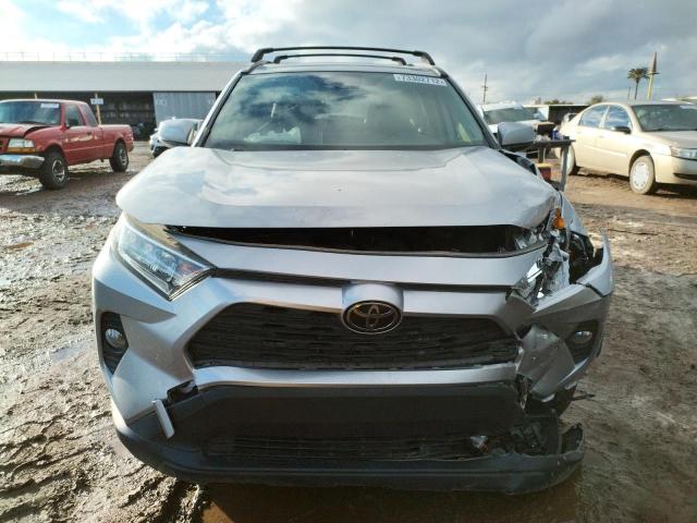 JTMC1RFV8KJ016915 - 2019 TOYOTA RAV4 XLE PREMIUM SILVER photo 5