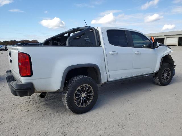 1GCGTEEN7J1242495 - 2018 CHEVROLET COLORADO ZR2 WHITE photo 3