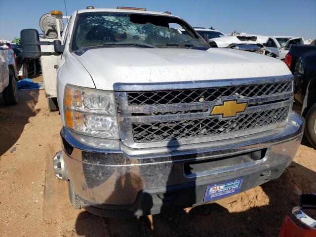 1GB5CZCG9CZ239125 - 2012 CHEVROLET SILVERADO C3500 WHITE photo 5