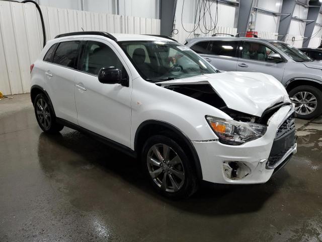 4A4AR5AU0DE025569 - 2013 MITSUBISHI OUTLANDER LE WHITE photo 4