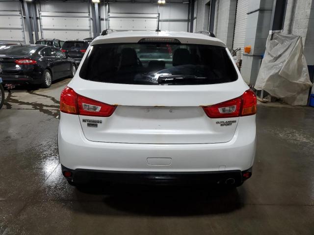 4A4AR5AU0DE025569 - 2013 MITSUBISHI OUTLANDER LE WHITE photo 6