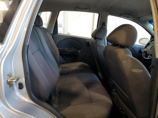 KL1TD66696B641202 - 2006 CHEVROLET AVEO BASE SILVER photo 10