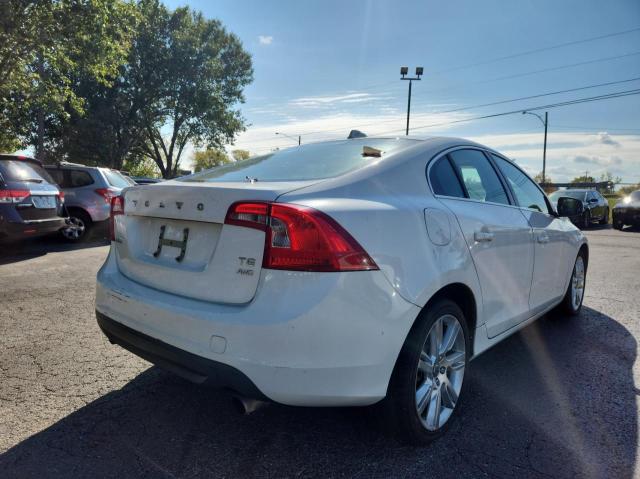 YV1902FH4B2012038 - 2011 VOLVO S60 T6 WHITE photo 4