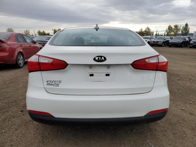 KNAFX4A65G5557626 - 2016 KIA FORTE LX WHITE photo 6