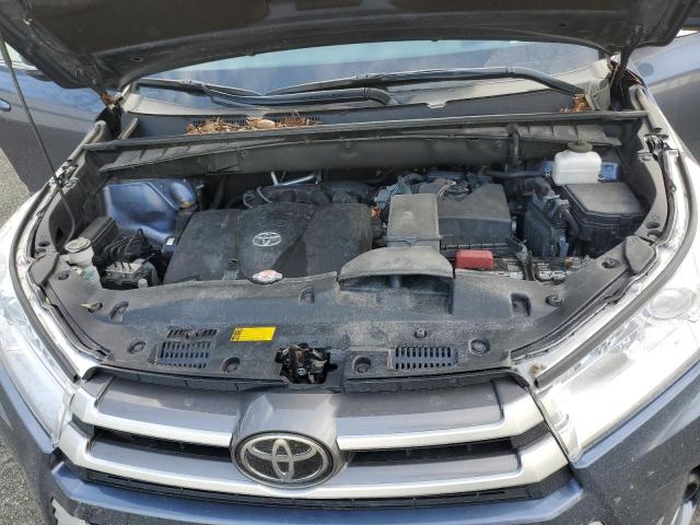 5TDBZRFHXJS871017 - 2018 TOYOTA HIGHLANDER LE BLUE photo 12