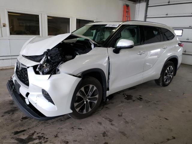 5TDGZRBH1MS137284 - 2021 TOYOTA HIGHLANDER XLE WHITE photo 1