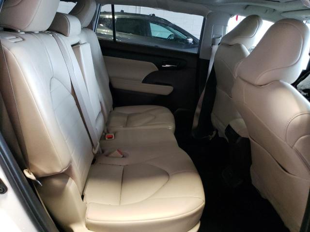 5TDGZRBH1MS137284 - 2021 TOYOTA HIGHLANDER XLE WHITE photo 10