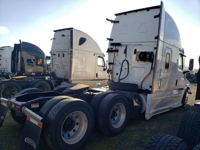 3AKJHHDR3MSMU8237 - 2021 FREIGHTLINER CASCADIA 1 WHITE photo 4