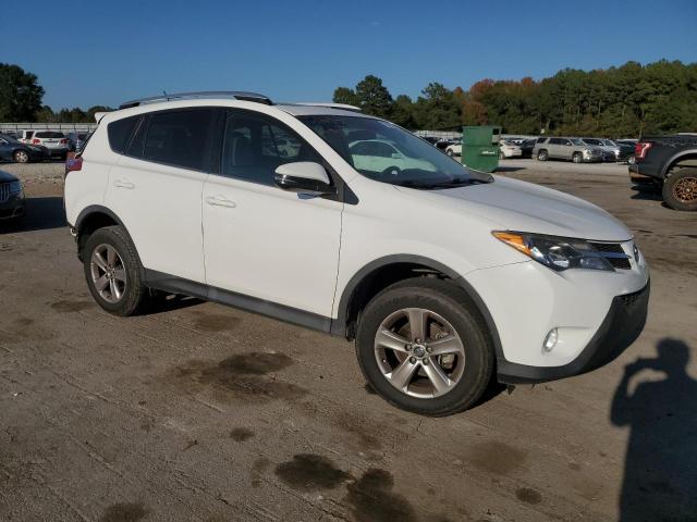 2T3WFREV9FW230030 - 2015 TOYOTA RAV4 XLE WHITE photo 4