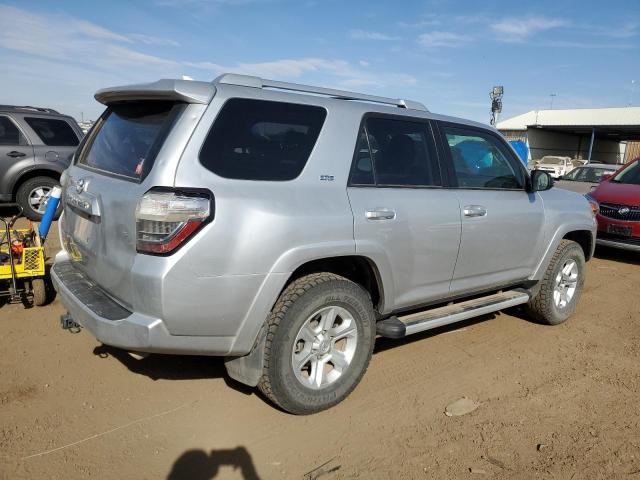 JTEBU5JR1J5533384 - 2018 TOYOTA 4RUNNER SR5/SR5 PREMIUM 银色 照片 3