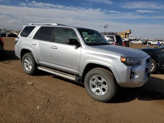 JTEBU5JR1J5533384 - 2018 TOYOTA 4RUNNER SR5/SR5 PREMIUM 银色 照片 4