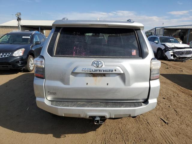 JTEBU5JR1J5533384 - 2018 TOYOTA 4RUNNER SR5/SR5 PREMIUM 银色 照片 6