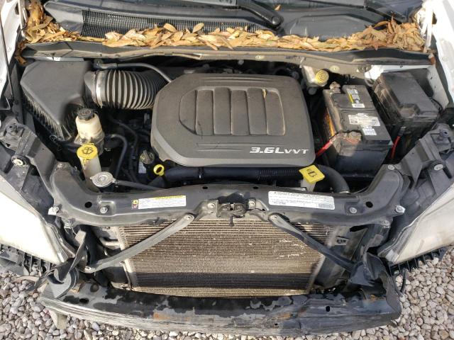 2A4RR5DG7BR635852 - 2011 CHRYSLER TOWN & COU TOURING WHITE photo 12