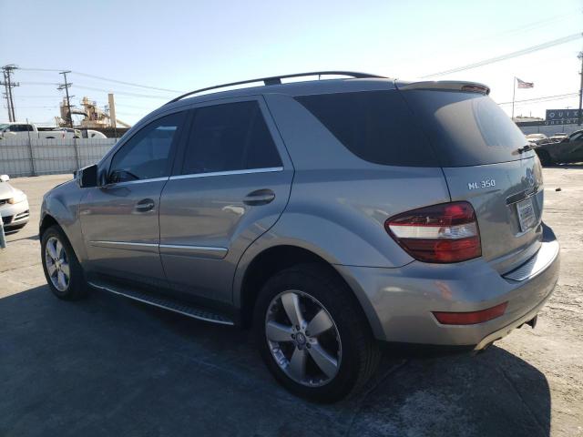 4JGBB8GB8BA667027 - 2011 MERCEDES-BENZ ML 350 4MATIC SILVER photo 2