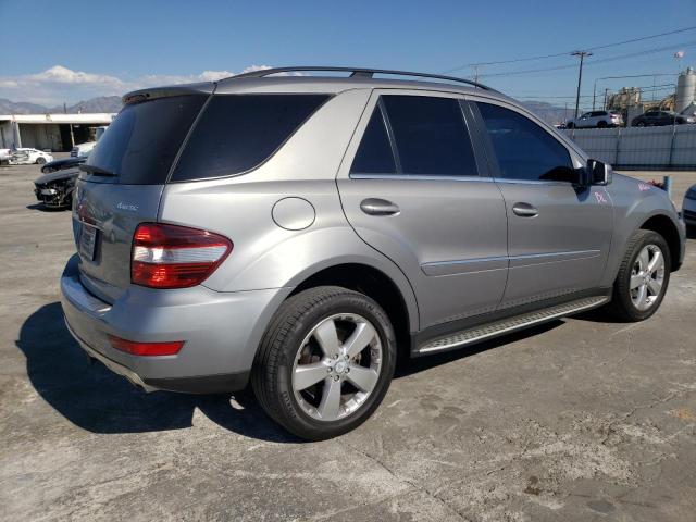 4JGBB8GB8BA667027 - 2011 MERCEDES-BENZ ML 350 4MATIC SILVER photo 3