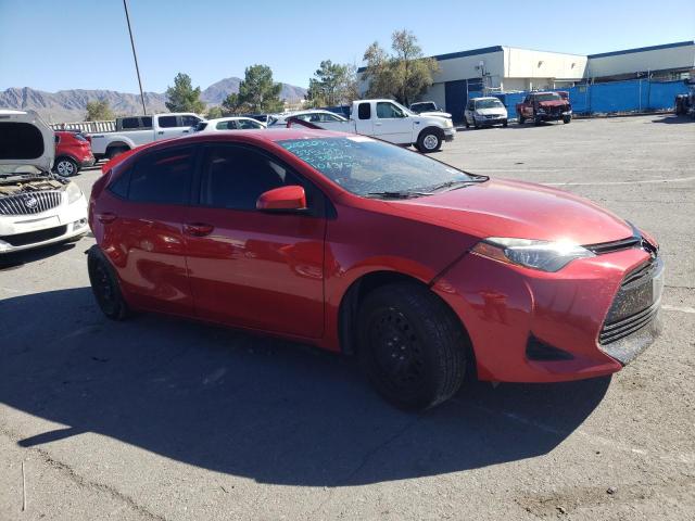 5YFBURHE0JP813332 - 2018 TOYOTA COROLLA L RED photo 4