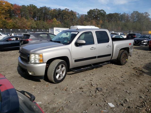 2GCEK13M971520975 - 2007 CHEVROLET SILVERADO K1500 CREW CAB SILVER photo 1