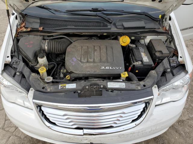 2C4RC1BG6FR589679 - 2015 CHRYSLER TOWN & COU TOURING WHITE photo 11