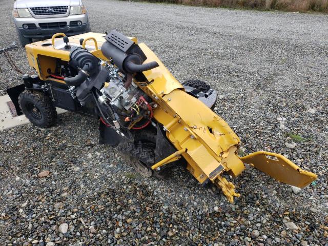 1VRU112BKP1001749 - 2023 BACK TRACKHOE YELLOW photo 1