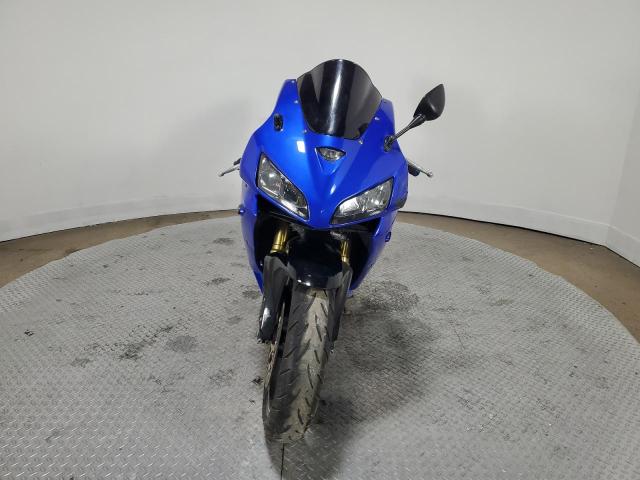 JH2PC37045M200576 - 2005 HONDA CBR600 RR BLUE photo 2