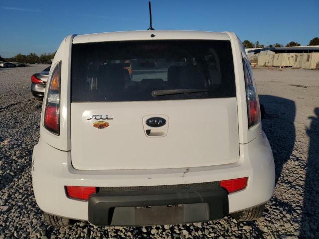 KNDJT2A28B7316280 - 2011 KIA SOUL + WHITE photo 6