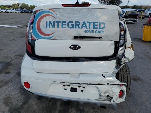 KNDJP3A56K7004558 - 2019 KIA SOUL + WHITE photo 6