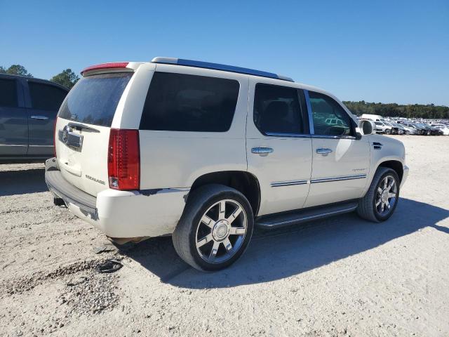 1GYFK63888R131218 - 2008 CADILLAC ESCALADE LUXURY WHITE photo 3