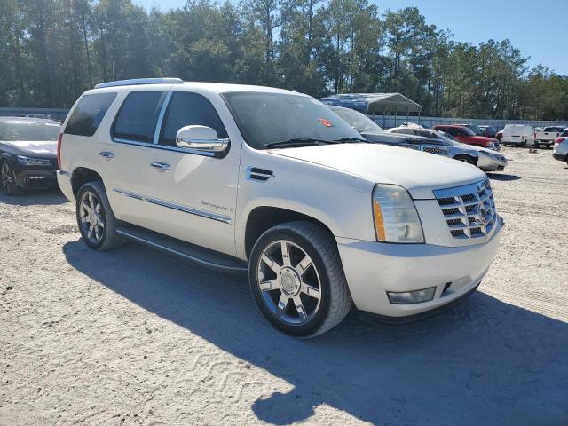 1GYFK63888R131218 - 2008 CADILLAC ESCALADE LUXURY WHITE photo 4