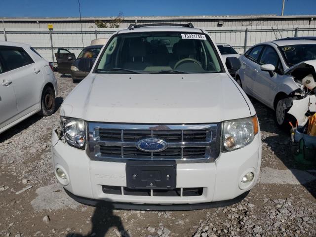 1FMCU9DG9BKB47529 - 2011 FORD ESCAPE XLT WHITE photo 5