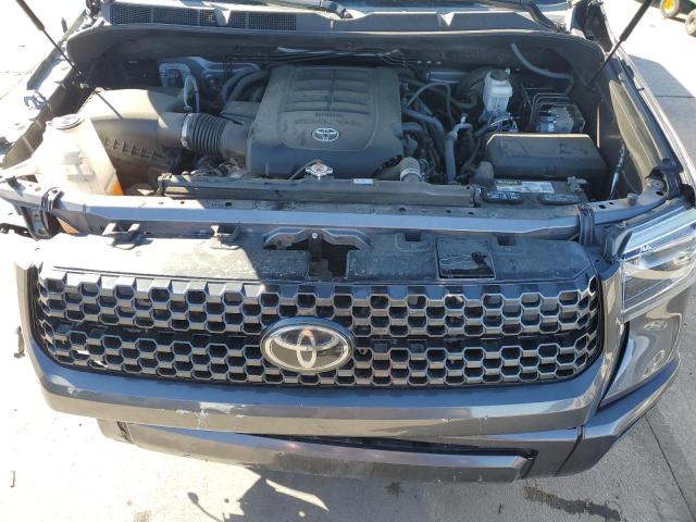 5TFAY5F12JX756285 - 2018 TOYOTA TUNDRA CREWMAX 1794 GRAY photo 11