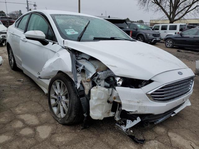 3FA6P0LU5HR385321 - 2017 FORD FUSION SE HYBRID WHITE photo 4