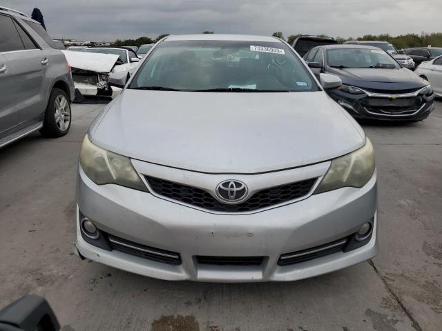 4T1BF1FK3CU132703 - 2012 TOYOTA CAMRY BASE SILVER photo 5