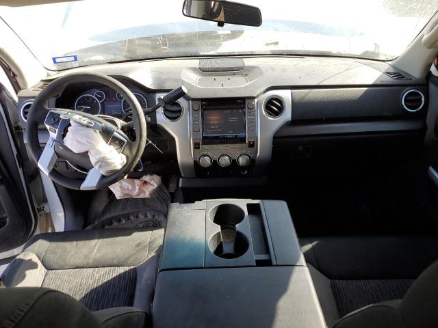 5TFRM5F18EX080946 - 2014 TOYOTA TUNDRA DOUBLE CAB SR/SR5 WHITE photo 8