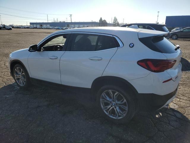 WBXYJ1C08N5U23519 - 2022 BMW X2 XDRIVE28I WHITE photo 2